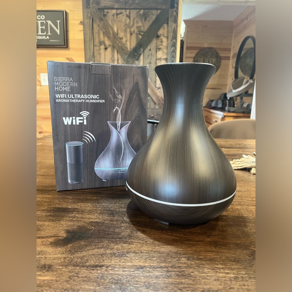 NIB Sierra Modern Home WiFi Ultrasonic Aromatherapy Humidifier